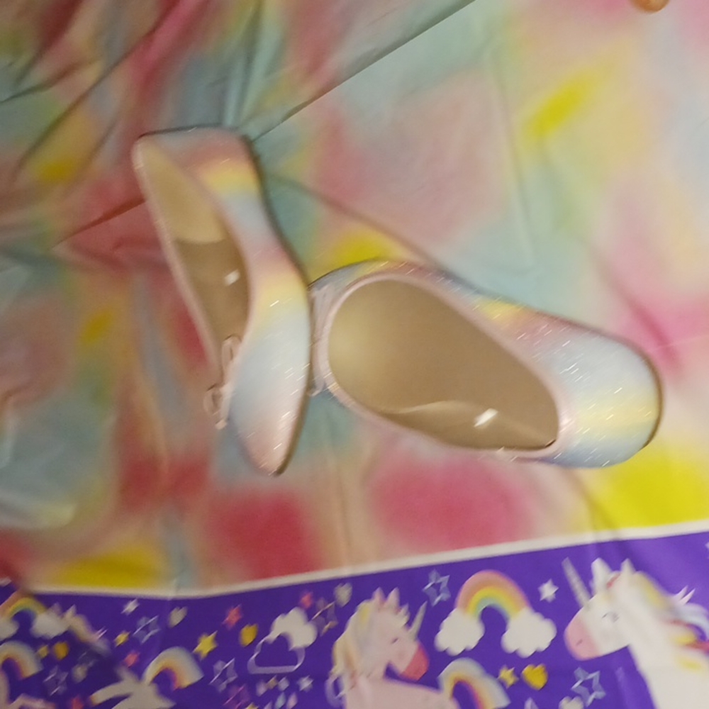 Shoes - Picture 4 of 4